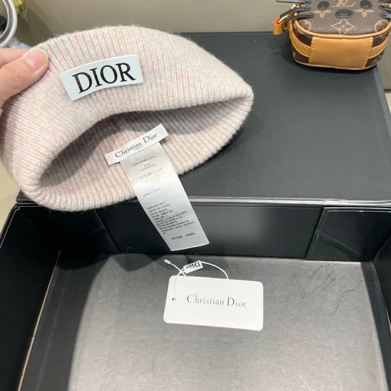 CHRISTIAN DIOR